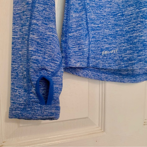 NIKE Dri-Fit long sleeve top with thumbholes - Picture 3 of 8